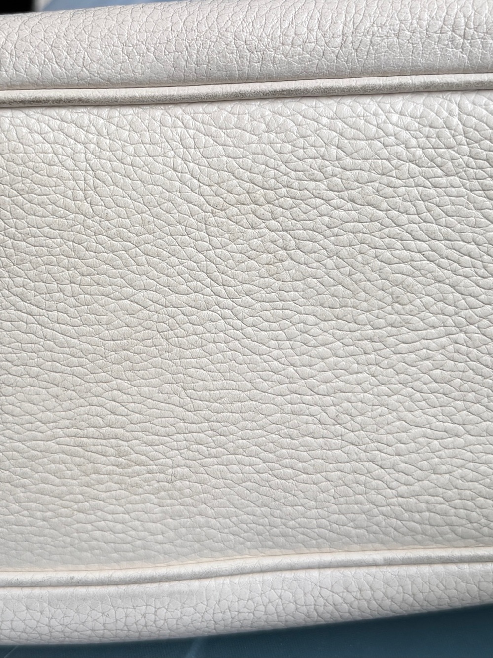 Coach Pebbled Leather Hobo in Light Cream with Gold Hardware - Picture 4 of 6